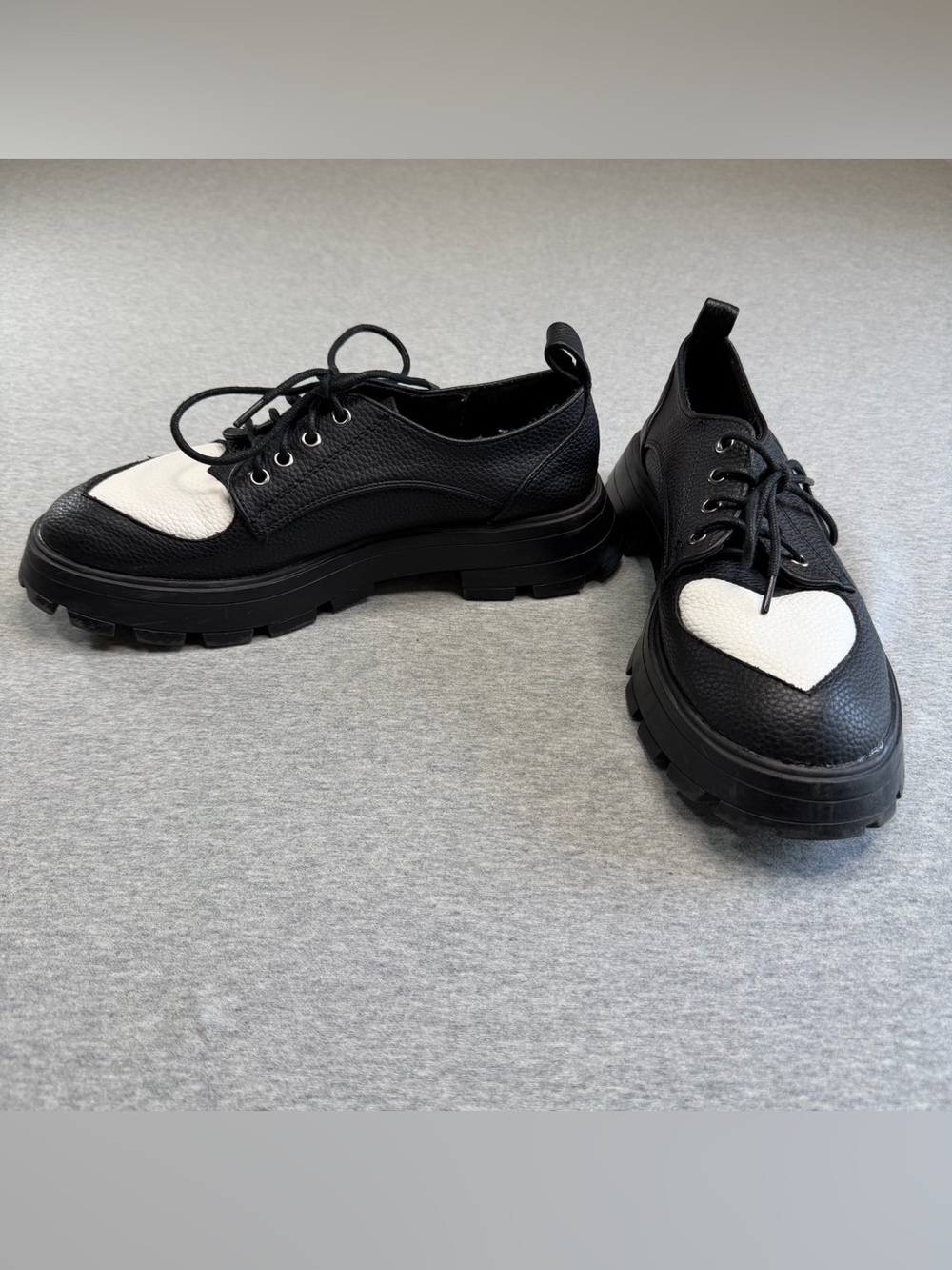 Koi Footwear Hathor Platform Oxfords White Heart Chunky Size 38/ US 7 Punk Goth
